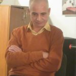 ...atent monitorizată de un tată poet. ...atent monitorizată de un tată poet.
