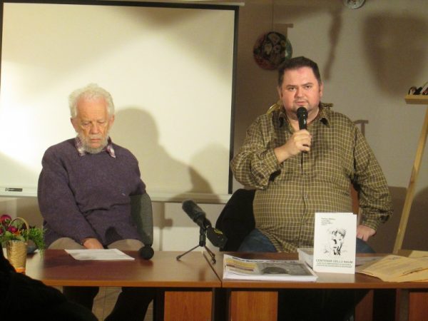…şi l-a prezentat pe celebrul Vladimir Pană, care a afirmat că e celebru doar pentru faptul că a atins 80 de ani. …şi l-a prezentat pe celebrul Vladimir Pană, care a afirmat că e celebru doar pentru faptul că a atins 80 de ani.