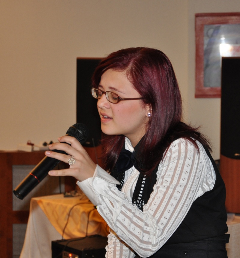 Adriana Muscă, vocea care a fermecat participanţii la masa festivă