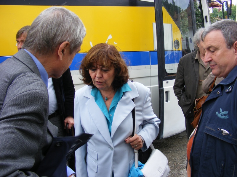 De la stânga la dreapta: Ion Pop, Ana Blandiana şi Spiridon Popescu